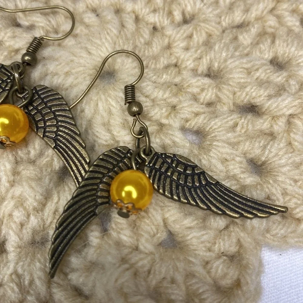 Harry Potter Golden Snitch Dangle Earrings, Quidditch, Wings, Bronze, 1in, New‎